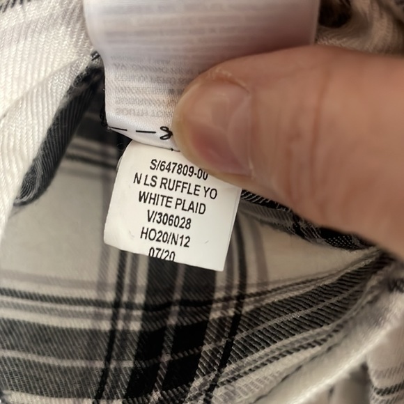 Old Navy Black/White/Grey Plaid Ruffle Yoke Flannel Blouse XS - Picture 5 of 6